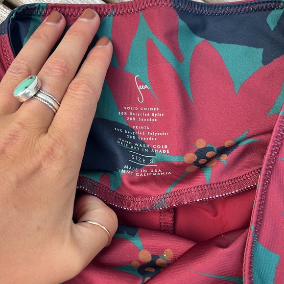 Seea red surf leggings ! - Picture 2 of 3